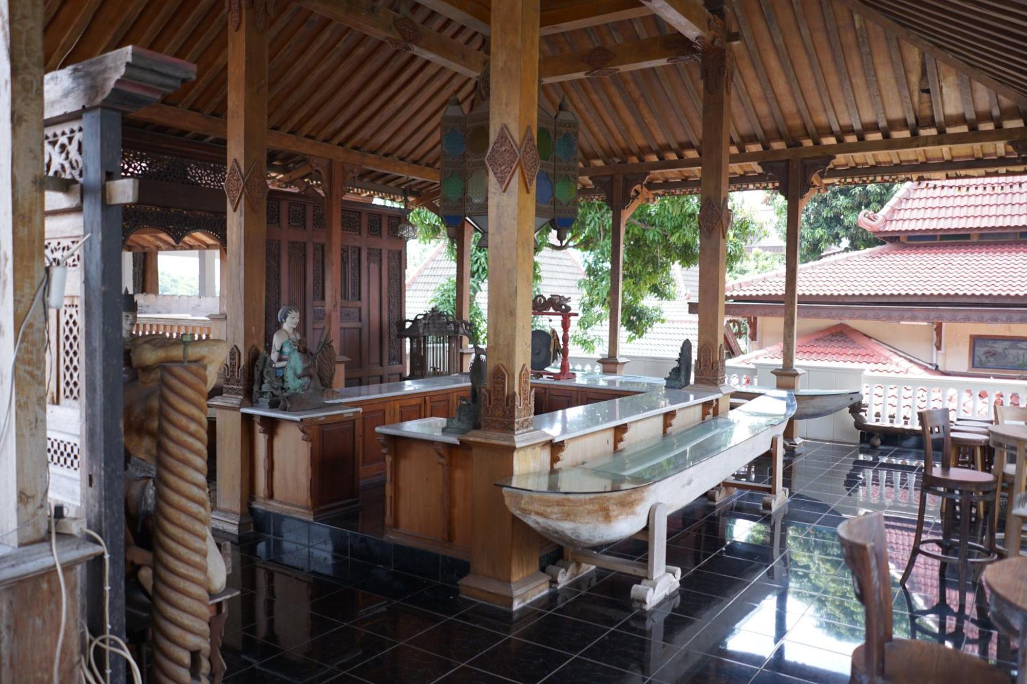 Rumah Pesik Art & Heritage Hotel Gondowulung Bagian luar foto