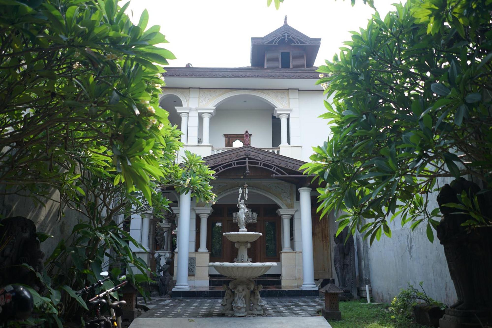 Rumah Pesik Art & Heritage Hotel Gondowulung Bagian luar foto