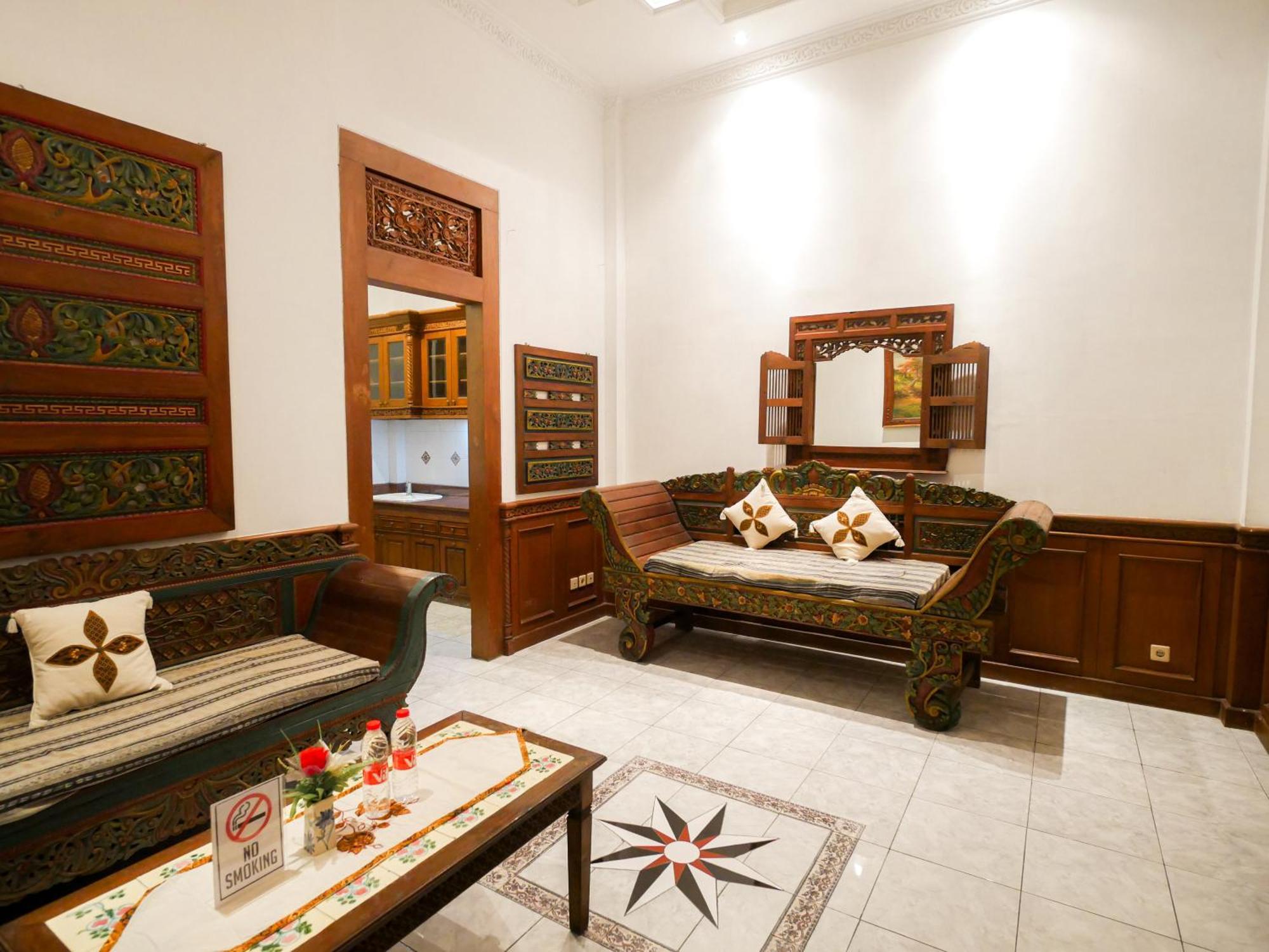 Rumah Pesik Art & Heritage Hotel Gondowulung Bagian luar foto