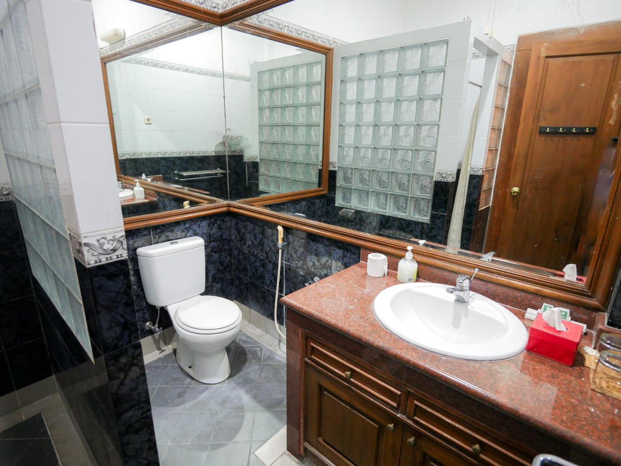Rumah Pesik Art & Heritage Hotel Gondowulung Bagian luar foto